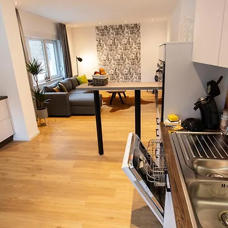 Q-Stall Apartments, Apartment Q2 * بريلون