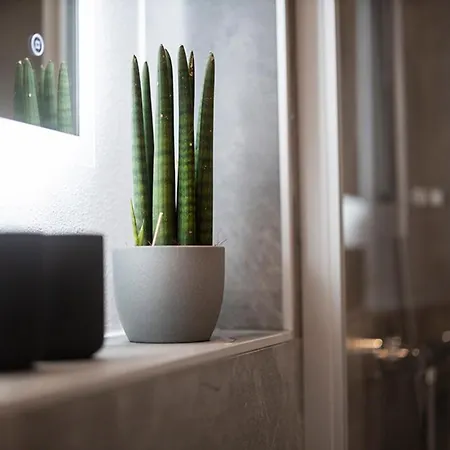 Q-Stall Apartments, Apartment Q2 شقة بريلون